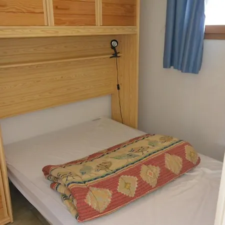 Apartmán 6 Pers, 2 Chambres, Terrasse, Piscine Et Parking, A 50m De La Mer - Refjaca217