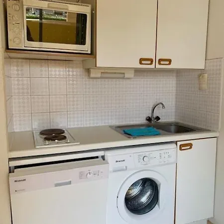 Apartmán 6 Pers, 2 Chambres, Terrasse, Piscine Et Parking, A 50m De La Mer - Refjaca217